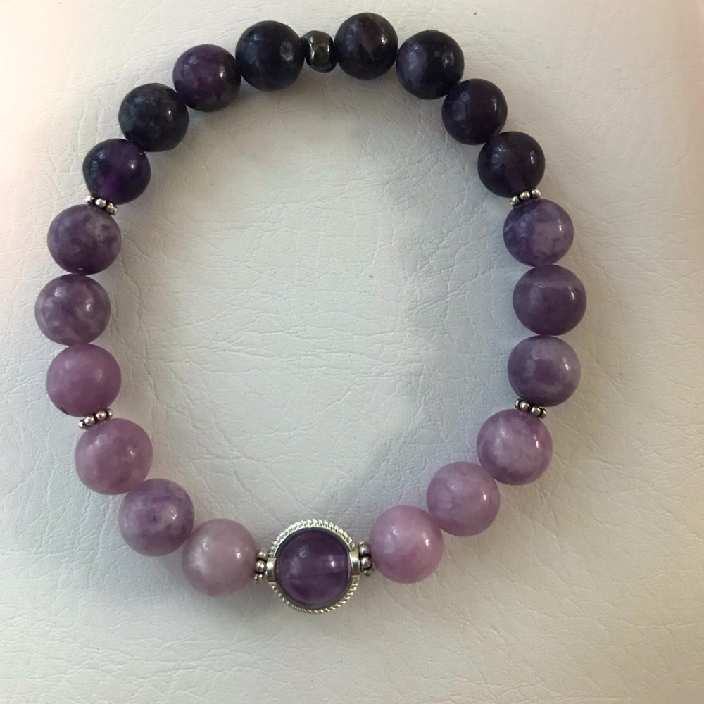 Lepidolite beaded bracelet